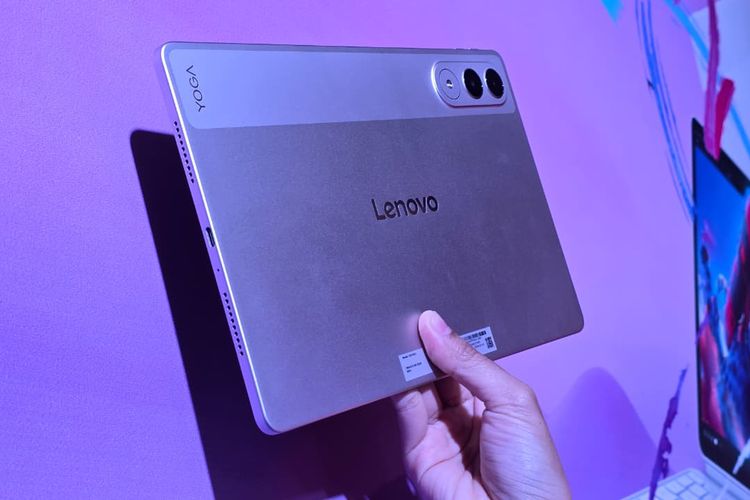 Kesan Pertama Lenovo Yoga Tab: Tipis Banget, Tapi Bertenaga AI